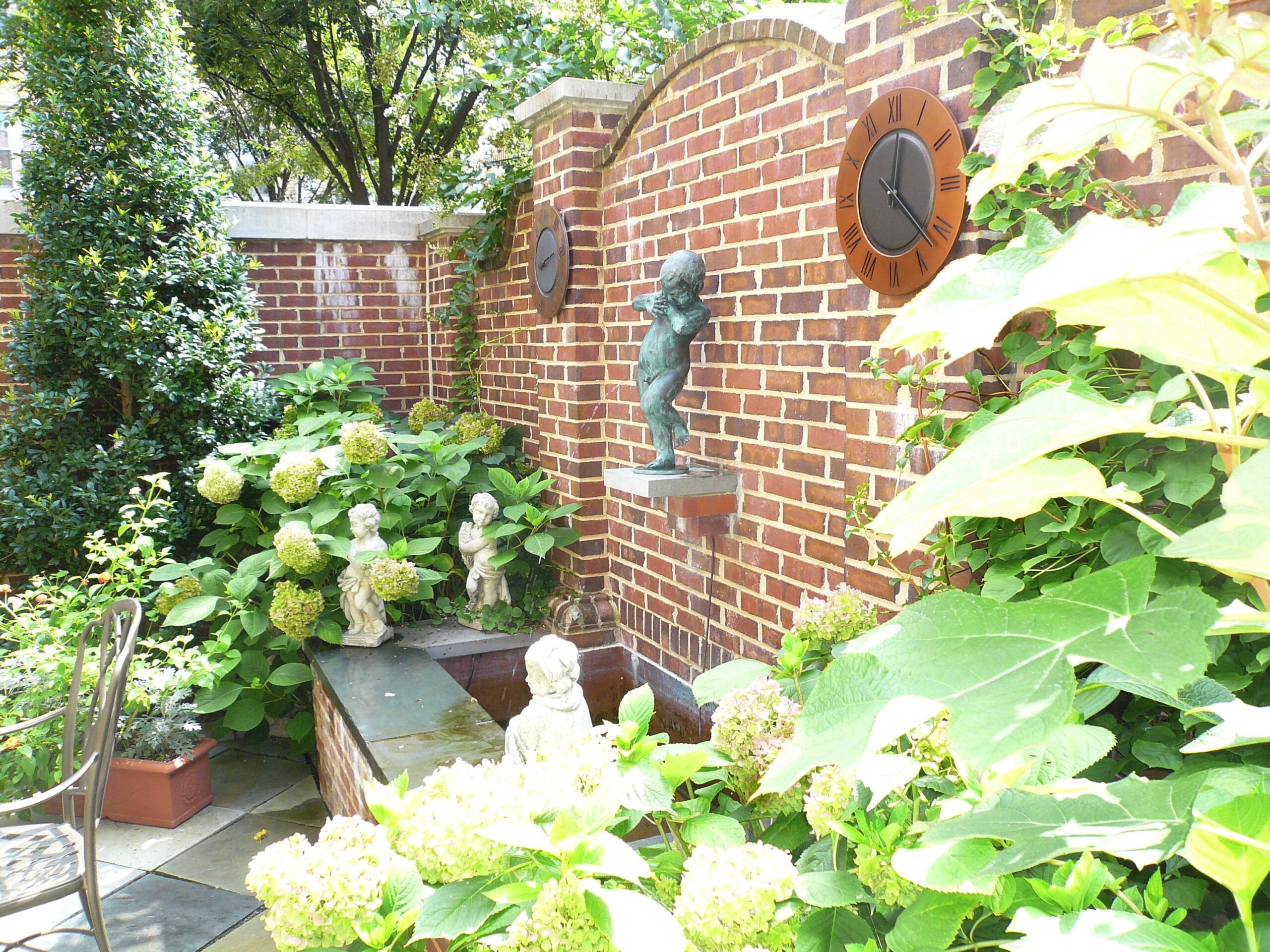 Residential landscape and outdoor living